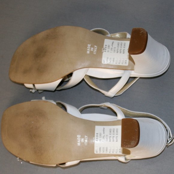 Lady Comfort T-Strap Leather Sandals - Picture 6 of 6